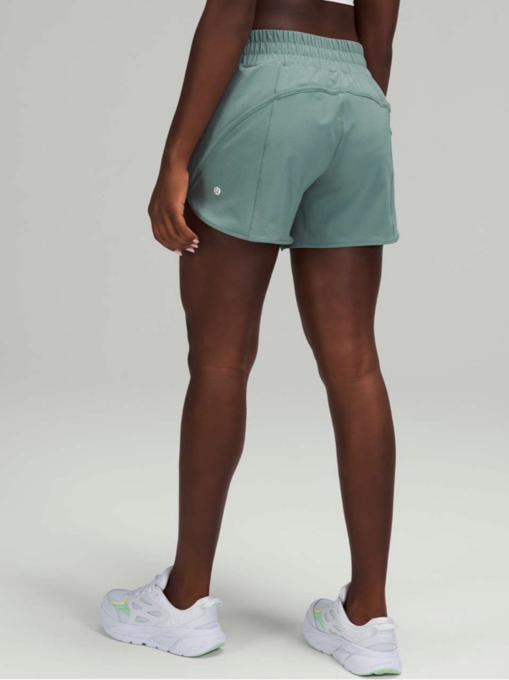 Lululemon Track That Mid-Rise Short 5"
Tidewater Teal
Size 4